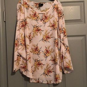 Floral and blush quarter length sleeve top